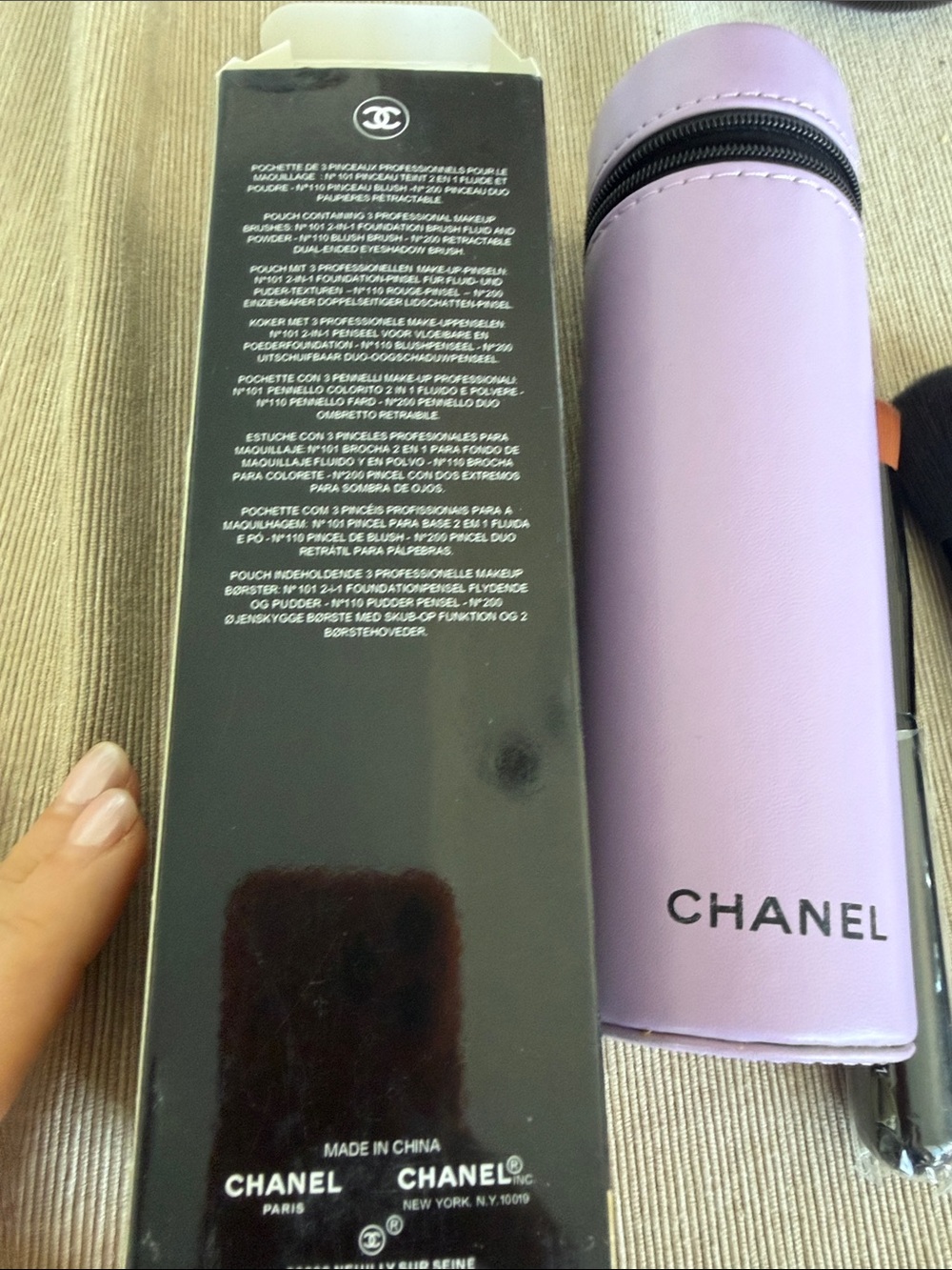CHANEL Brush Set with Lilac Zip Case and Black Handles - Picture 7 of 8